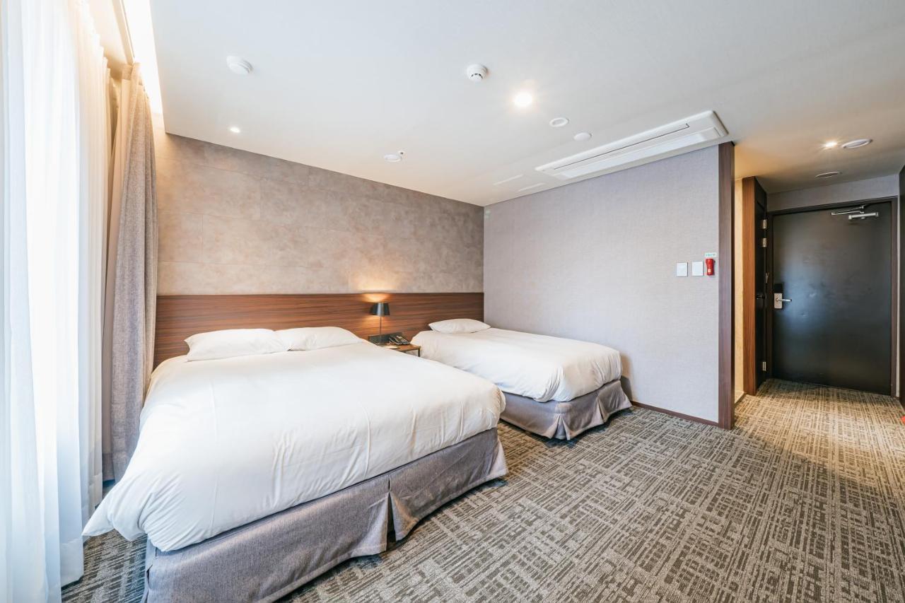 Hotel With City Jeju Exterior photo
