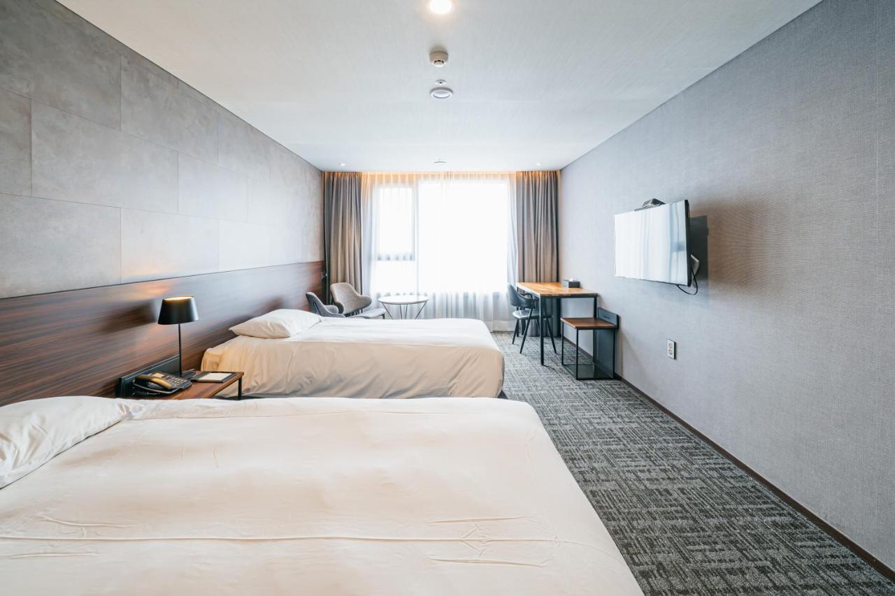 Hotel With City Jeju Exterior photo